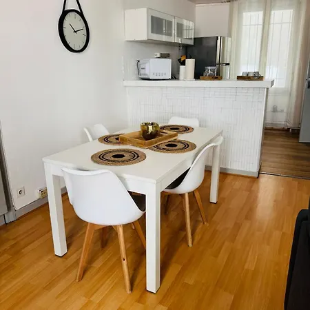 -etienne - Place-du-peuple- 2 Personnes Apartmán *
